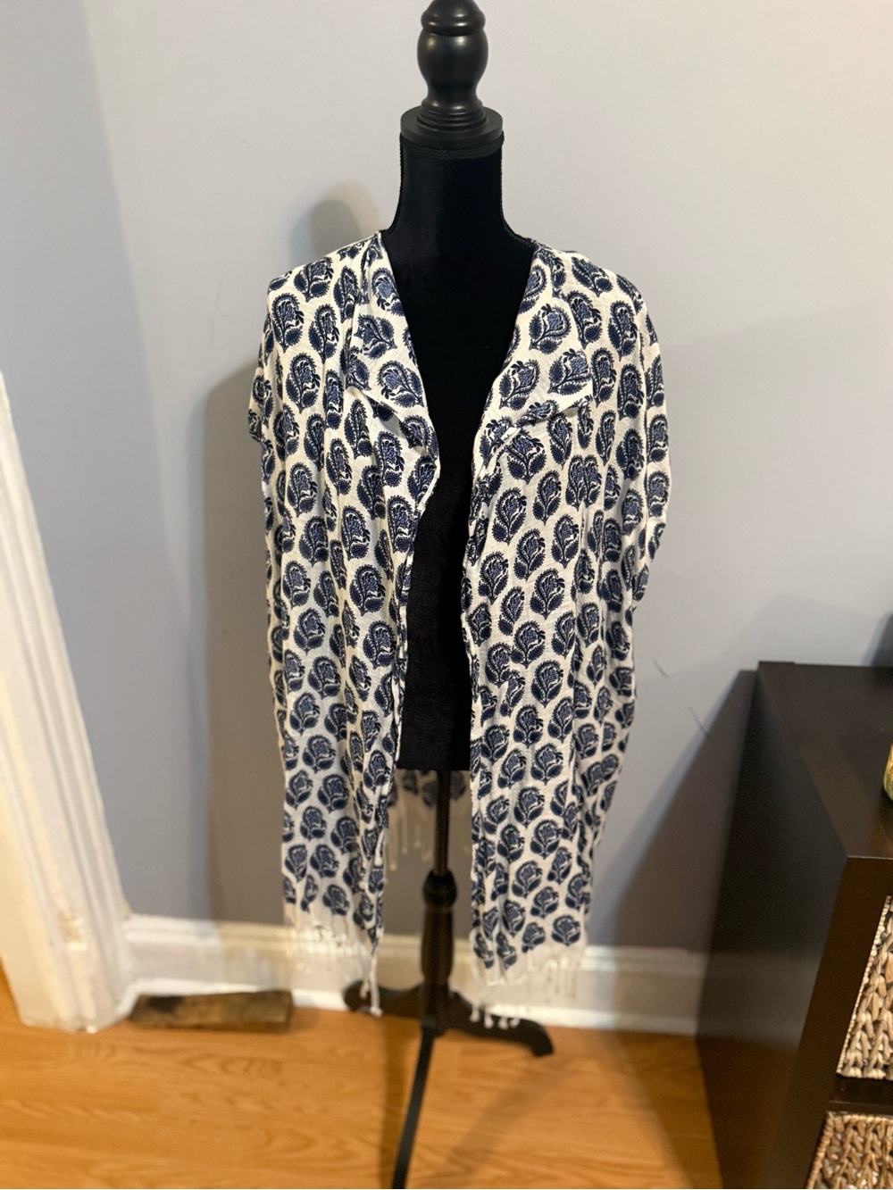 White & Navy Printed Open-Front Women’s Kimono